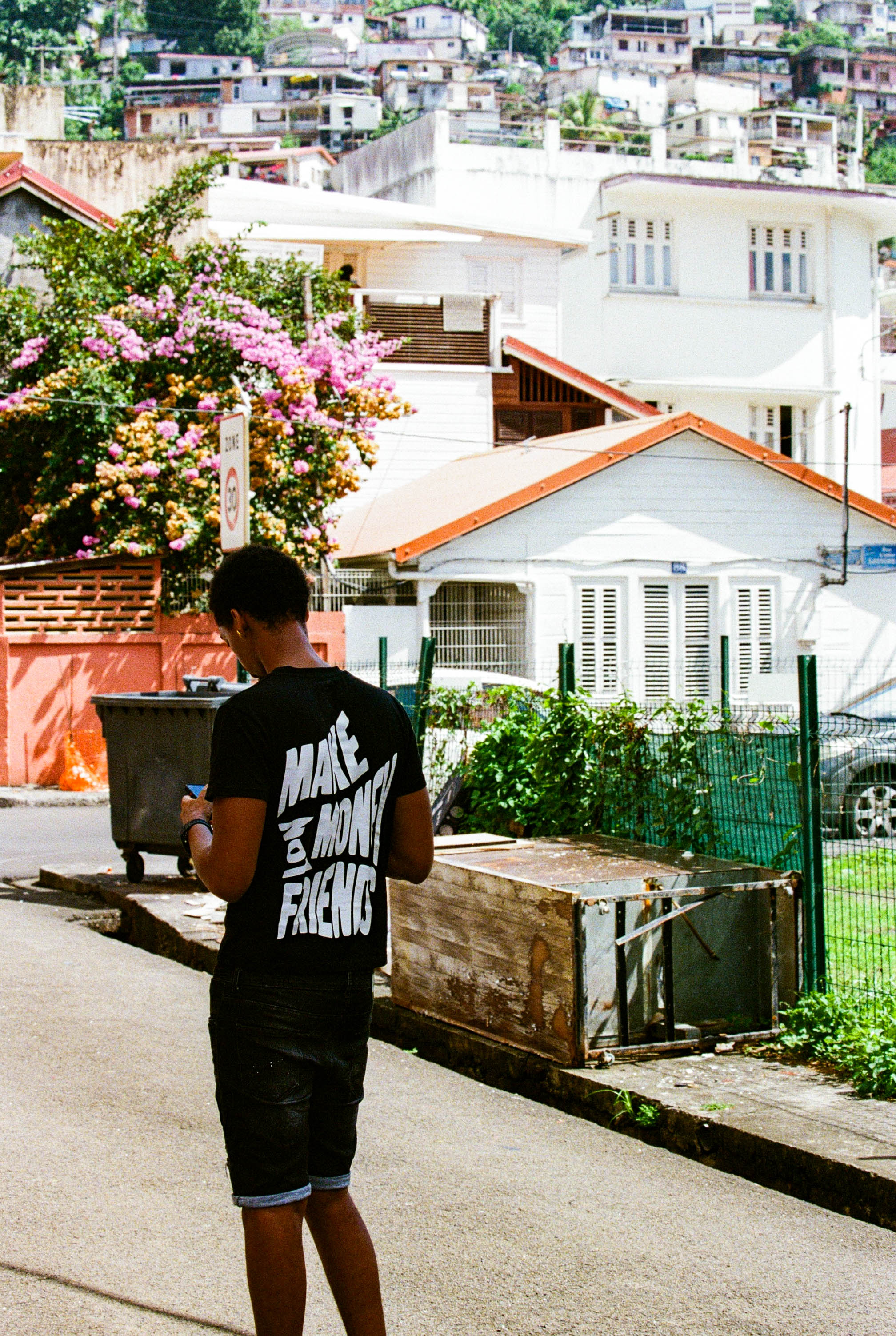 T-shirt Make Money Not Friends - Noir